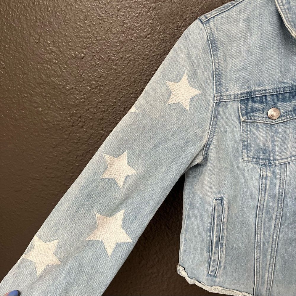 Cupcakes and Cashmere Affleck Embroidered Star Denim Jacket - Picture 6 of 11